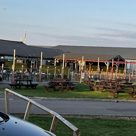 Hotel Moonstone Lymington Leysdown-on-Sea Exterior foto